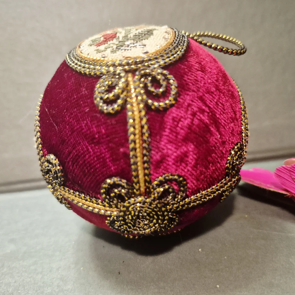 Vintage Burhundy Velvet Cross Stich Ball Red Bird Ornaments Hol8day Christmas - Picture 3 of 9